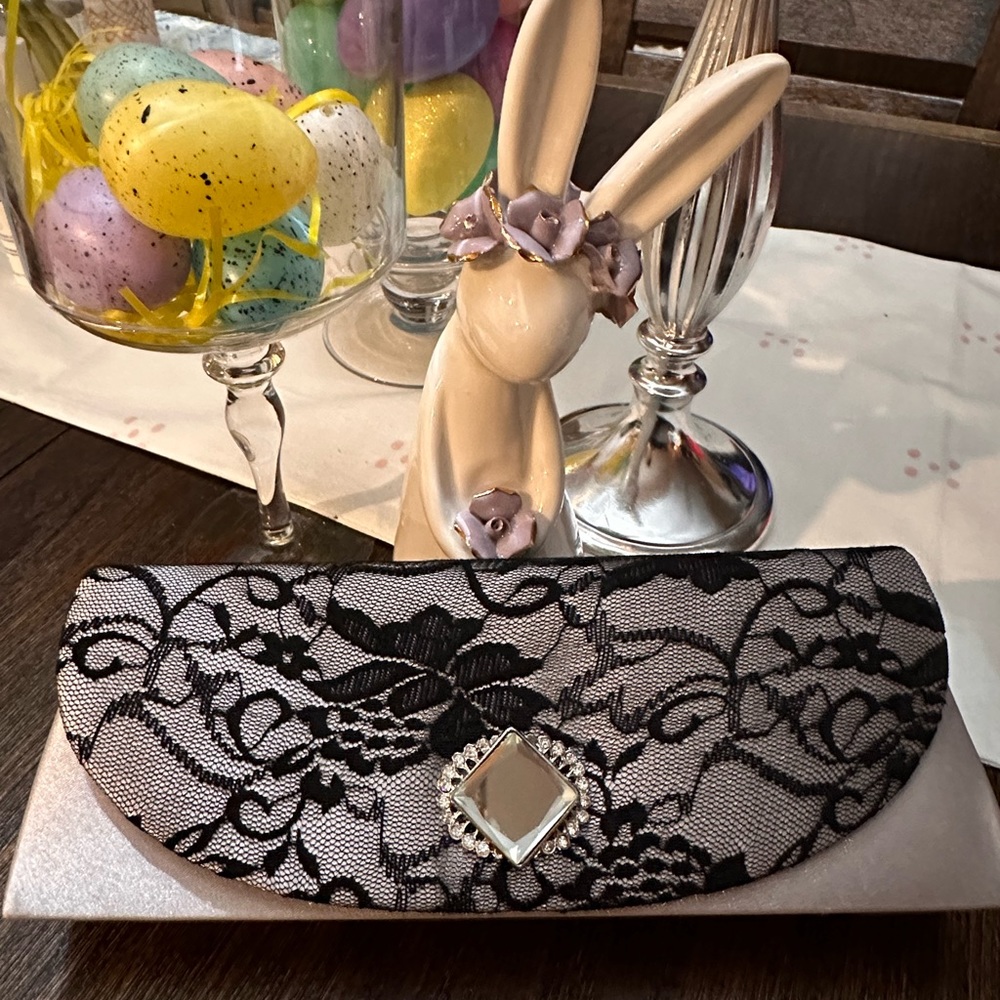 Silver clutch
